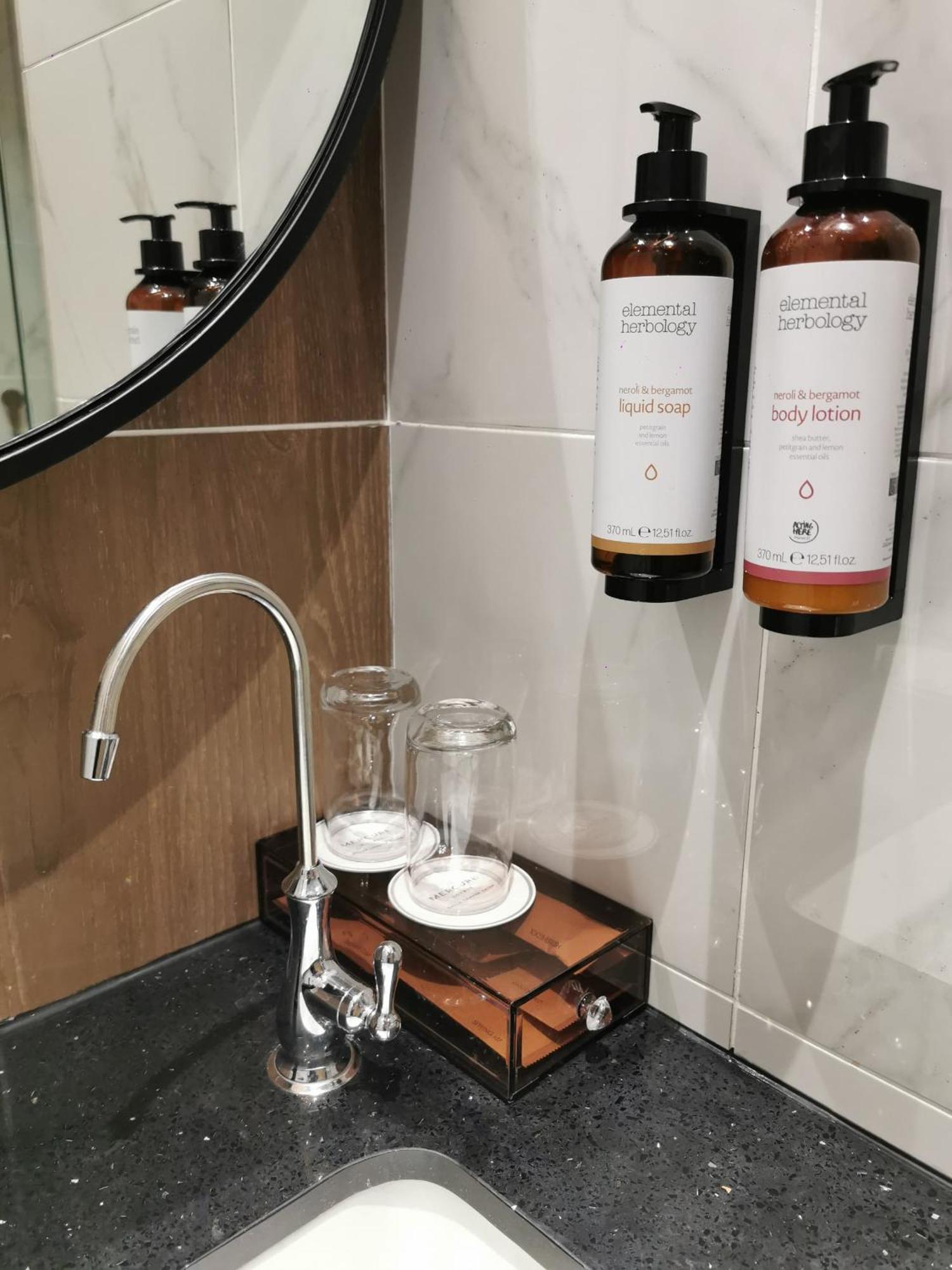 Mercure Kuala Lumpur Trion Bagian luar foto